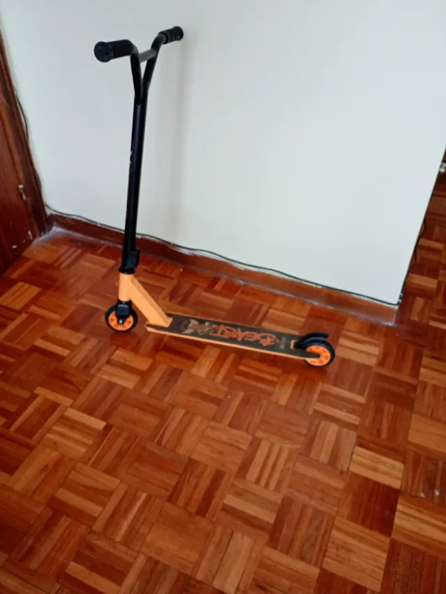 Patinete infantil naranja