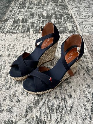 Sandalias cuña azules Y&L