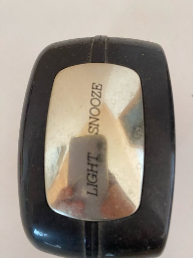 Reloj despertador analógico