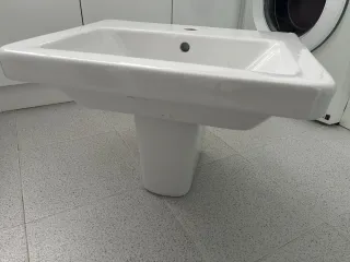 Lavabo blanco a estrenar