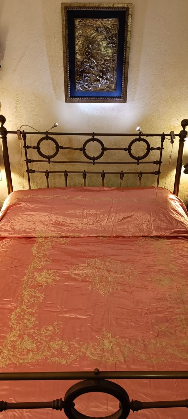 Colcha Vintage Seda-Raso Bordada