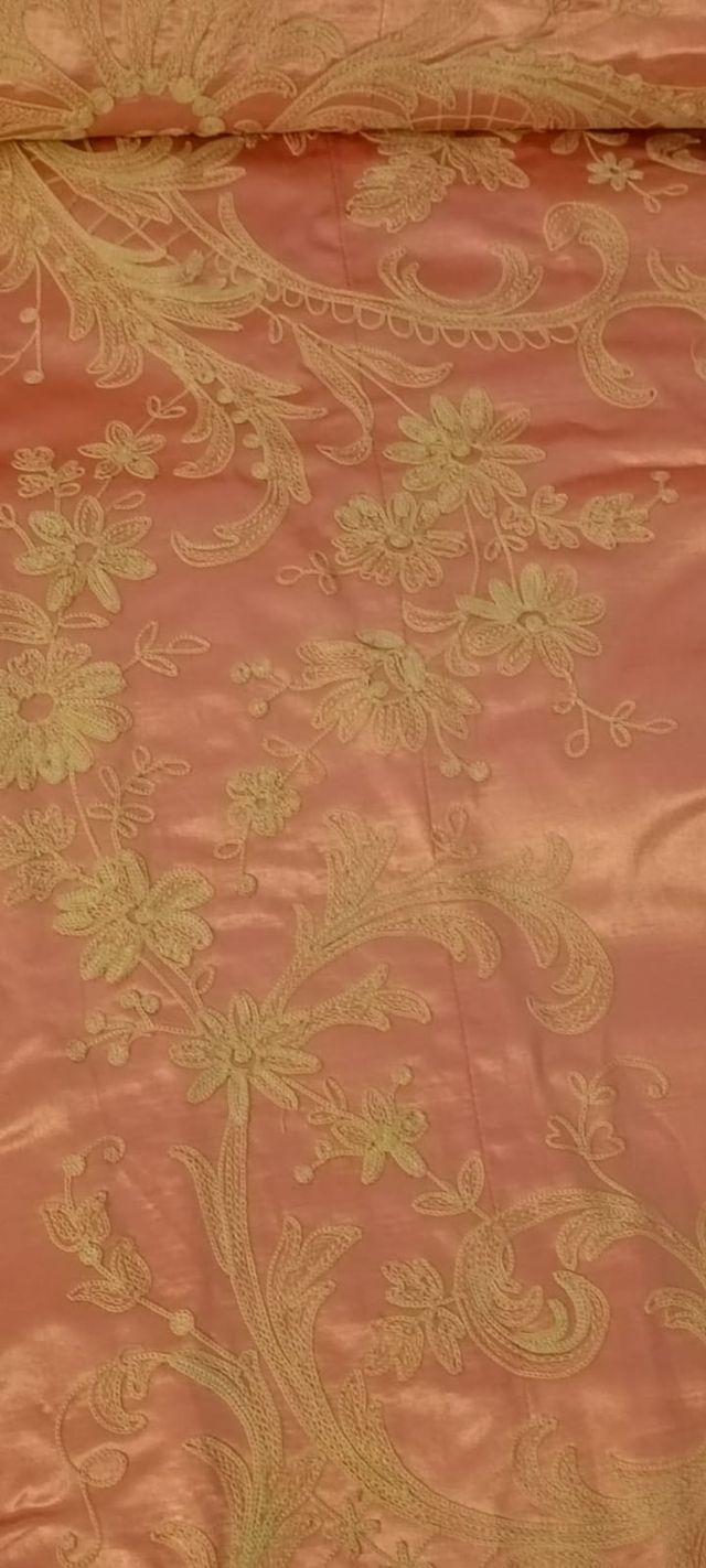 Colcha Vintage Seda-Raso Bordada