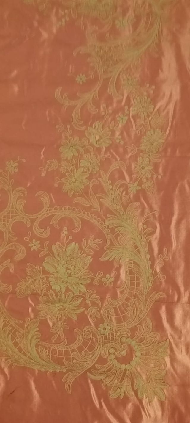 Colcha Vintage Seda-Raso Bordada