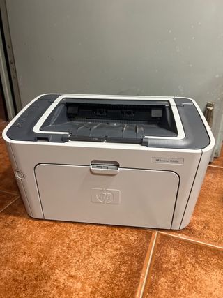 Impresora HP LaserJet P1505n averiada