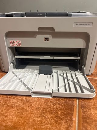 Impresora HP LaserJet P1505n averiada