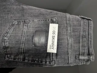 Pantalón vaquero gris Pull&Bear Talla 42 SKINNY