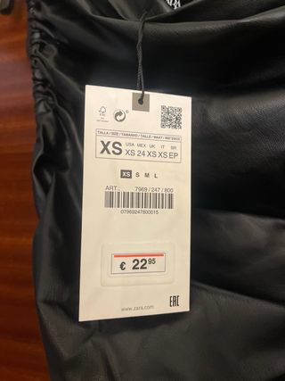 Top asimétrico polipiel Zara XS