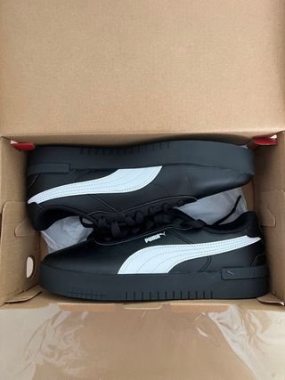 Zapatillas Puma Negras y Blancas Nuevas