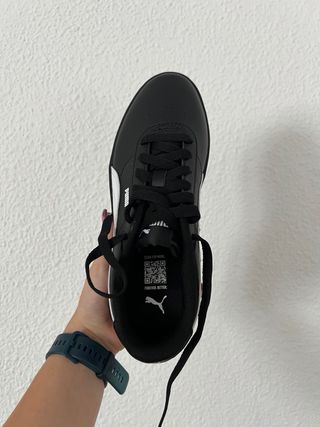 Zapatillas Puma Negras y Blancas Nuevas