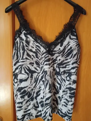 Blusa lencera con estampado cebra