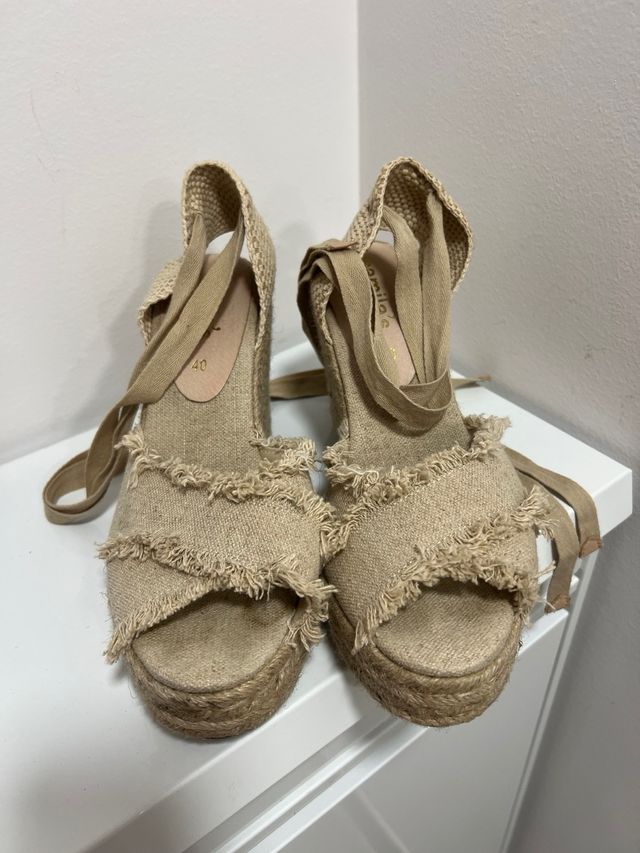 Zeppe con tacco beige di Camila's