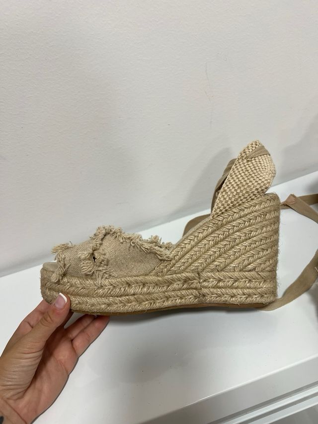 Zeppe con tacco beige di Camila's