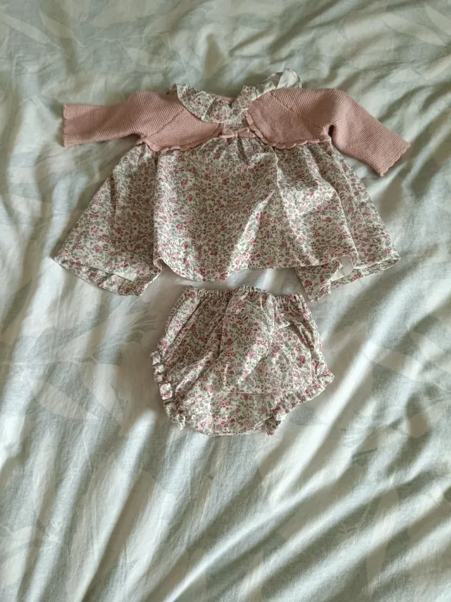 Conjunto Vestido y Ranita Bebé Flores