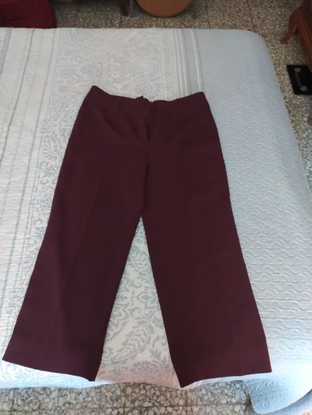 Pantalones traje nacionales rojos