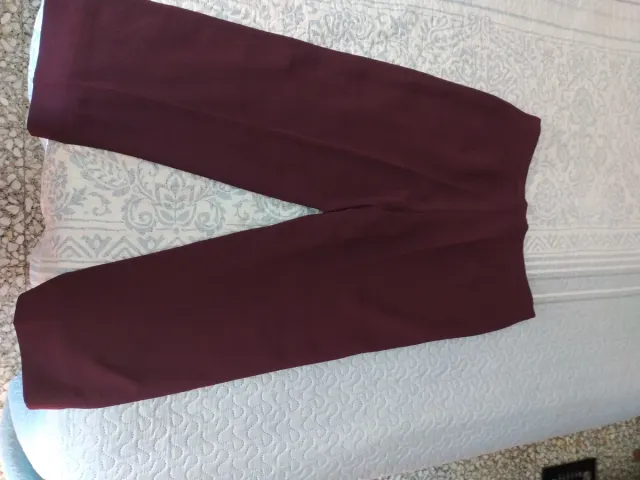 Pantalones traje nacionales rojos