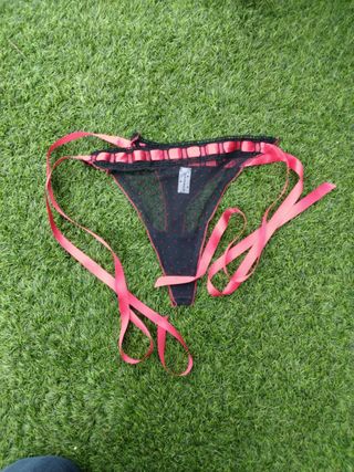 Conjunto lencería rojo con volantes