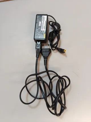 Cargador Acer 19V-2.1A