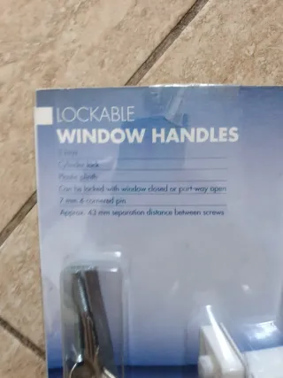 Lotto 3 maniglie con serratura per finestre