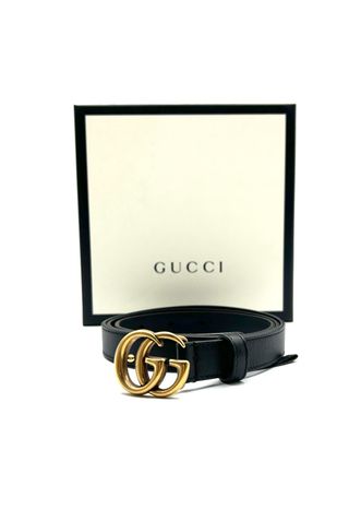 Cinturón Gucci Negro con Hebilla GG Dorada