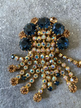 Spilla vintage con strass blu e oro