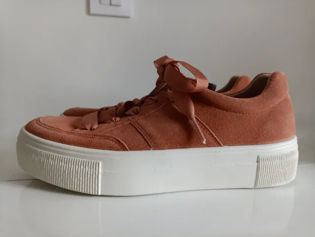 Deportivas unisex beige y rosa