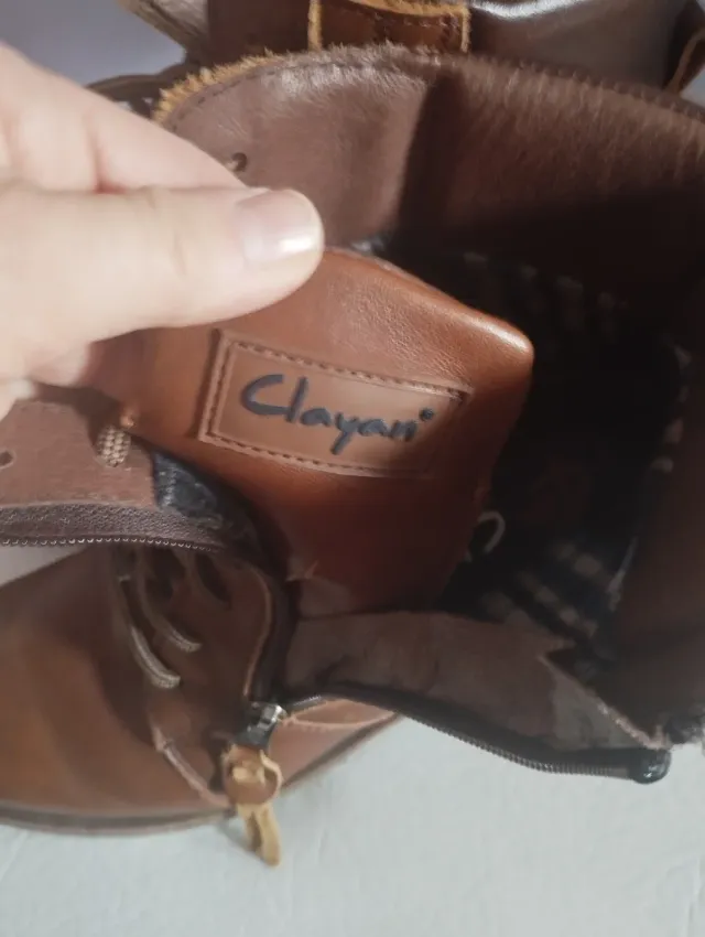 Botas de piel marrones de marca Clayan