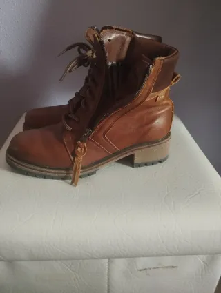 Botas de piel marrones de marca Clayan