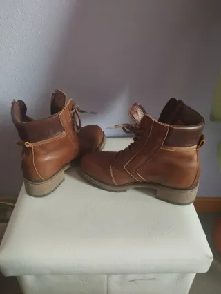 Botas de piel marrones de marca Clayan