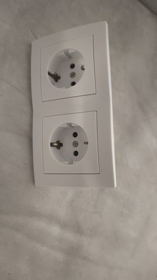 Enchufe Doble Blanco