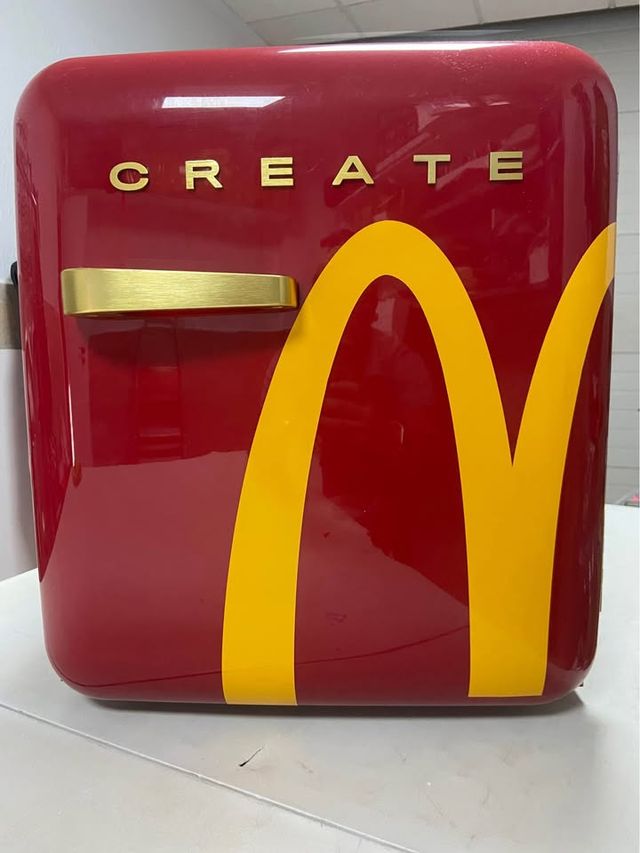 Nevera Roja McDonald's CREATE
