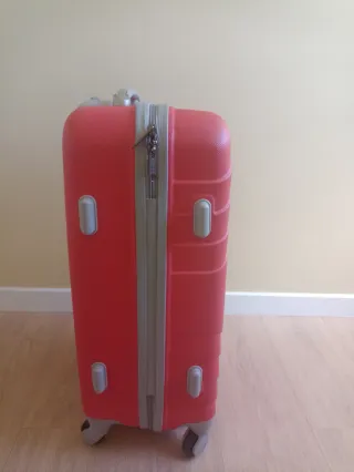 Maleta Mediana Rojo Coral Misako