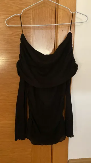 Camiseta Zara manga larga chica.