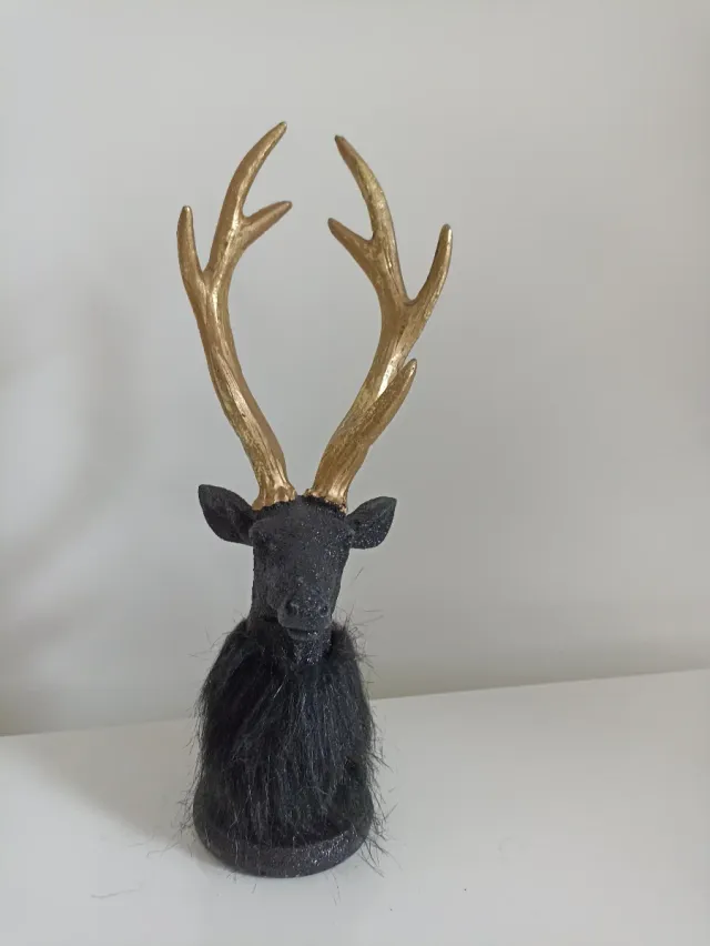 Figura Ciervo Negro y Dorado