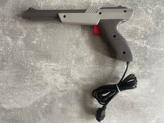 Pistola compatible NES + 2 Mandos Turbo Card
