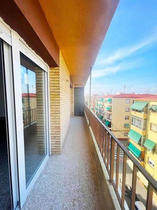 Piso en alquiler en Carolinas Altas en Alicante