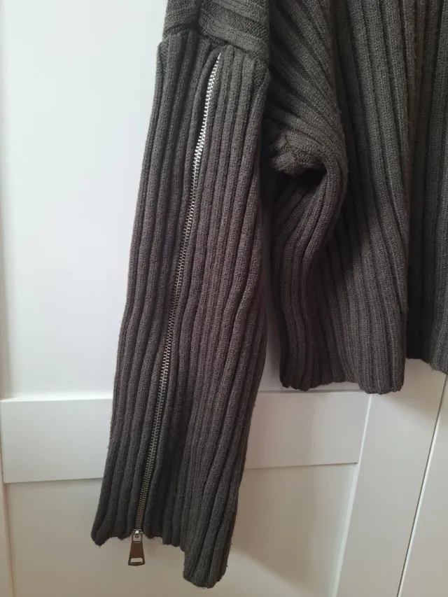 Jersey de cuello alto verde Zara M