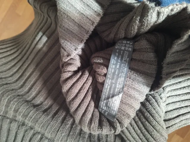 Jersey de cuello alto verde Zara M