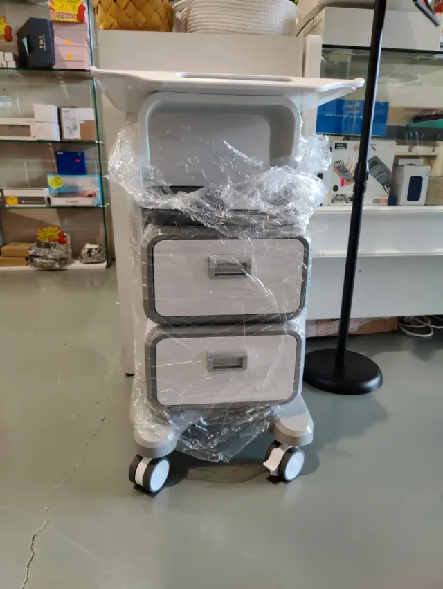 Carrito auxiliar cosmética con ruedas