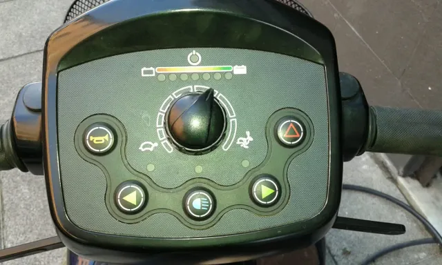 Scooter movilidad reducida azul leo imvocare