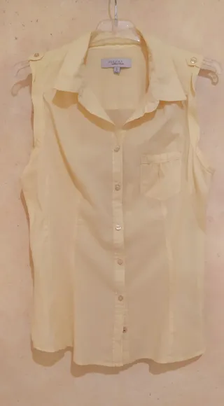 Blusa Bershka amarilla sin mangas Talla S