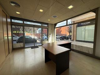 Local comercial en venta en Eixample Sud – Migdia en Girona