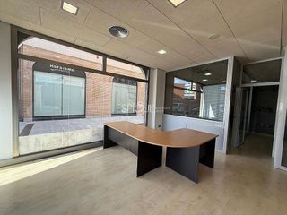 Local comercial en venta en Eixample Sud – Migdia en Girona