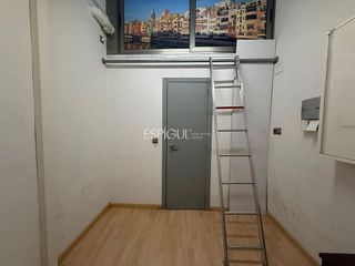 Local comercial en venta en Eixample Sud – Migdia en Girona