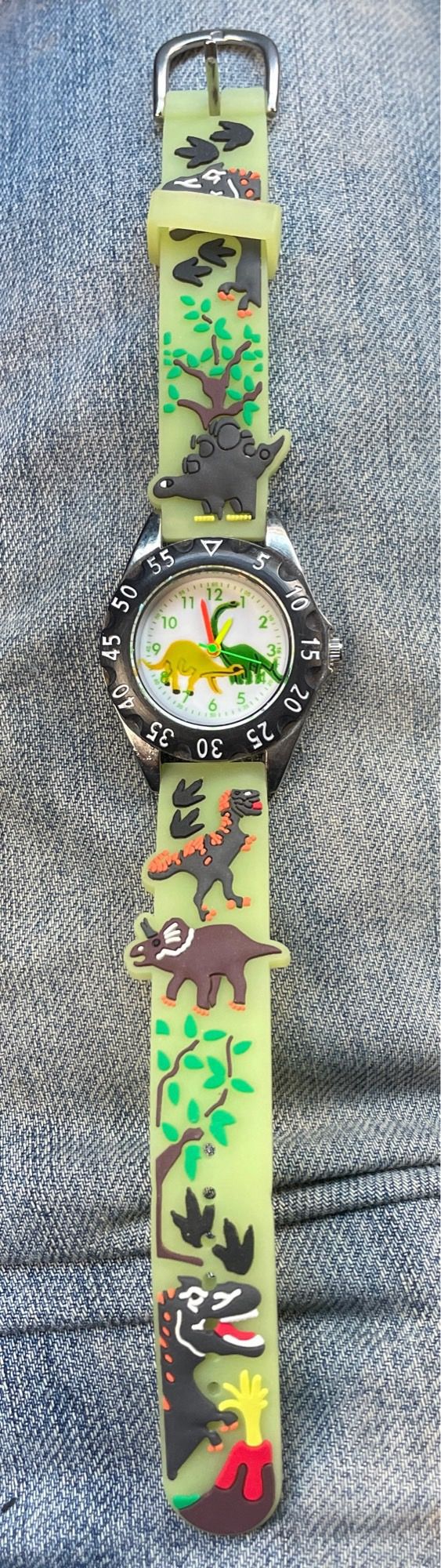 Reloj infantil dinosaurios nuevo