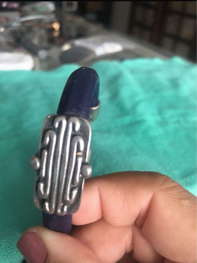 Pulsera cuero azul y zamak diseño mujer