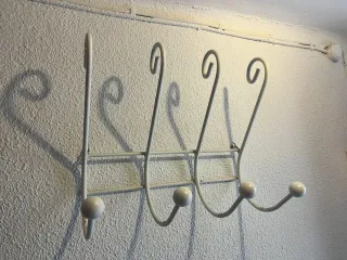 Appendiabiti da parete bianco