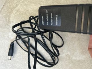 Adaptador y cable de fibra óptica