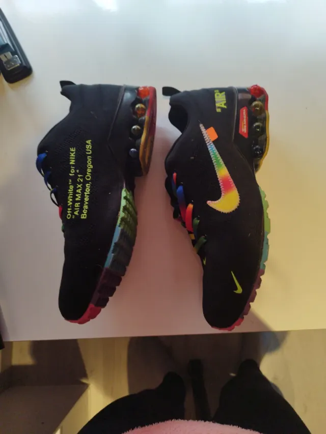 Zapatillas Nike Negras con Cordones Multicolor