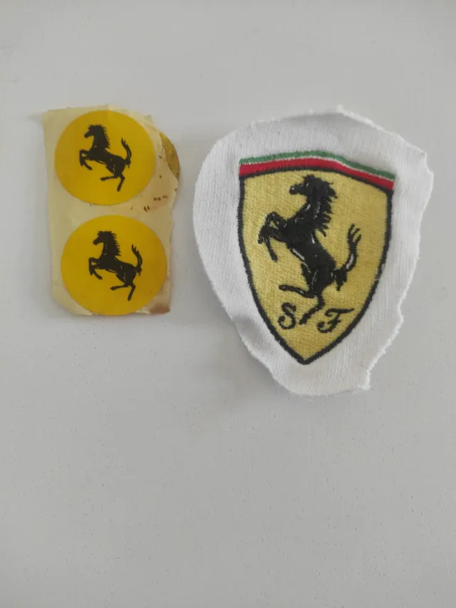Parche y pegatinas Ferrari