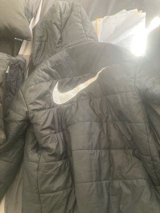 Parka Nike Negra con Capucha